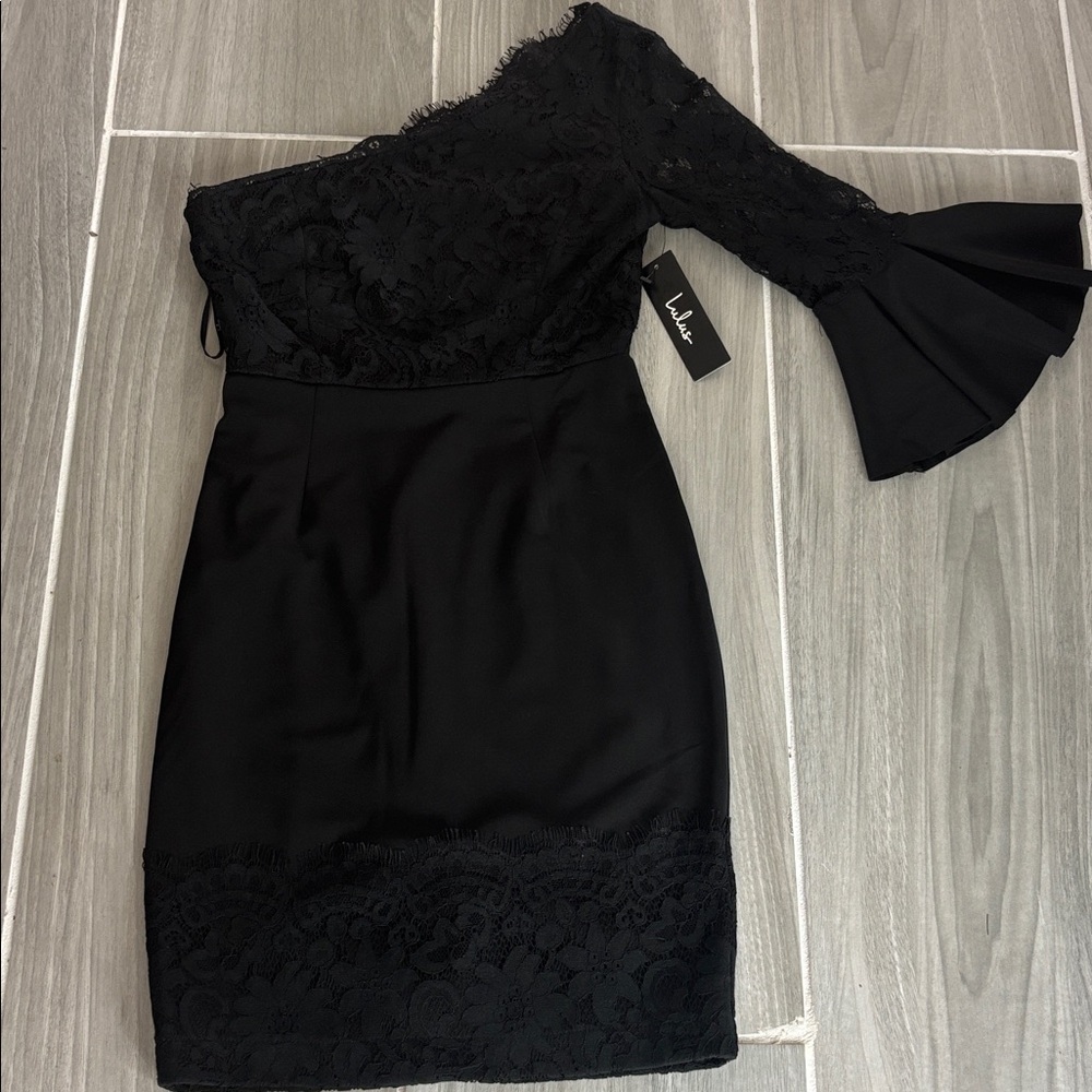 Lulu's Elegant Black Lace Dress